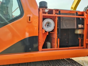 Excavadora de cadenas Doosan Dh150 con cazo de excavación, equipo pesado usado - Product Image 6
