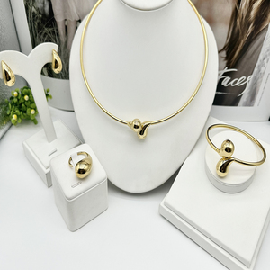 Moda 18K chapado en oro forma de gota de agua collar pendiente pulsera anillo conjunto de joyería de acero inoxidable para mujer - Product Image 1