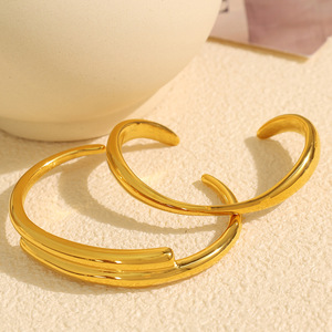 Bracelet ouvert de style européen américain plaqué or 18 carats, design géométrique, bijoux pour femmes - Product Image 2