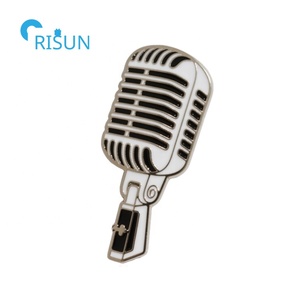 Pin de Solapa con Micrófono de Música Hip <span class=keywords><strong>Hop</strong></span> Rap, Pin de Esmalte Suave y Duro, Broche Personalizado con Micrófono - Product Image 3