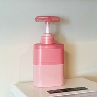 Bouteilles de savon liquide pour soins personnels en plastique triangulaires roses de 300 ml avec pompe