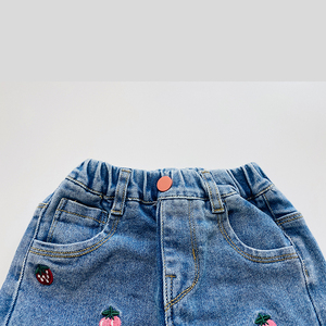 Vente en gros d'usine de pantalons jeans décontractés pour filles pantalons en denim brodés avec motif de dessin animé pour filles - Product Image 4
