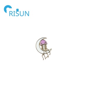 Insignias de Metal de medusas de <span class=keywords><strong>Bob</strong></span> <span class=keywords><strong>Esponja</strong></span>, alfileres de medusas de dibujos animados, broches de animales, pulpo de animales marinos, medusas, insignia de Pin esmaltado - Product Image 6