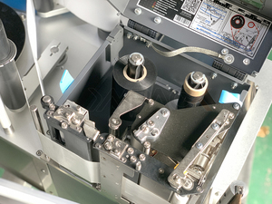 Túi ymupack ym310p hộp carton hoàn toàn tự động in và áp dụng labeler thời gian thực trực tuyến in ấn nhãn dán và máy dán nhãn - Product Image 6