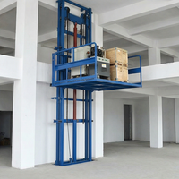 Ascenseur pour petites charges, hauteur 3 m, système hydraulique, capacité 3002000 kg, utilisation en entrepôt