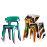 Chaise de salle à manger en plastique avec dossier en corne de bœuf, style nordique, personnalisable en usine, modèle 009, pour la maison et les cafés
