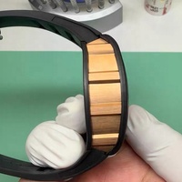 Luxuriöse Carbonfaser 011 Herren-Chronograph im Rennstil mit Kalenderanzeige, Saphirglas und Hochwertiger Mechanik