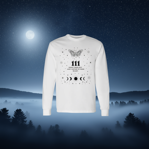 T-shirt à manches longues Angel Number 111, design papillon et phases de lune, vêtements inspirés de la spiritualité - Product Image 3