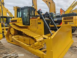 Bouteur sur chenilles d'occasion CAT D6R 20T avec moteur puissant et système hydraulique fiable, idéal pour le défrichement et le nivellement intensifs - Product Image 5