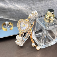 Montres à quartz tendance, élégantes, avec diamants en forme de cœur et perles, comme cadeau ou décoration pour fête d'anniversaire, souvenir pour femmes