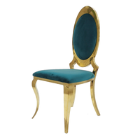 Chaise de mariage moderne noire de luxe avec dossier haut et cadre doré pour événements et réceptions en appartement et en villa