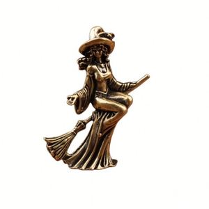 Estatua de Bruja de Latón para Decoración del Hogar, Regalo Personalizado Grabado con Impresión Tipográfica - Product Image 5
