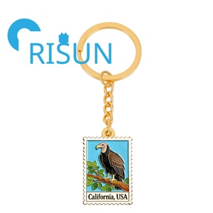 Porte-clés en émail personnalisé avec motifs d'oiseaux : Raptor, Condor Andin, Vultur barbu, Aigle, Dinde, et motifs de bijoux estampés - Product Image 4