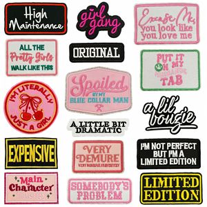 Nueva tela de poliéster de dibujos animados Logotipo de palabra en inglés parches bordados para ropa - Product Image 1