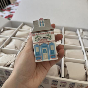 <span class=keywords><strong>Set</strong></span> di Barattoli per Spezie in Ceramica a Forma di Casa Colorata con Coperchio a Clip, Capacità 120mL, Contenitore Decorativo Antipolvere per Sale e Spezie - Product Image 5