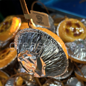 Modelo de Tarta de Huevo Glaseada con Correa Colgante de Cuero, Postre Recién Horneado Realista con Efecto Caramelizado, Ideal para Exhibición en Cafeterías y Bolsos de Coche - Product Image 3