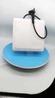 Puce 3993 Passive longue portée 10-15m UHF lecteur RFID pour système de contrôle d'accès de voiture intégration firmware personnalisé