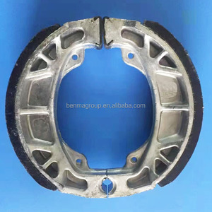 Piezas de <span class=keywords><strong>Moto</strong></span> <span class=keywords><strong>C90</strong></span> CG125 125cc C100 Zapata de freno para C100 WAVE 100cc repuestos de motocicleta - Product Image 1