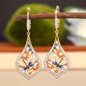 Orecchini pendenti smaltati a forma di libellula floreale per donna, gioielli eleganti in stile pastorale vintage - Product Image 2