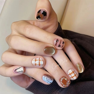 <span class=keywords><strong>Uñas</strong></span> Postizas Acrílicas Pintadas a Mano en Tono Marrón Caramelo, Diseño a Cuadros, Alta Calidad, Hechas a Mano, Venta al Por Mayor - Product Image 1