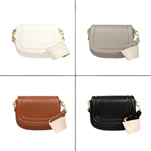 กระเป๋าถือสะพายข้างแบบ unisex รุ่น GZ Dup ดีไซน์หรูหรา ทำจากหนัง PU กันน้ำ พร้อมสายโซ่และกระดุมปิด  รักษ์โลก ใช้งานได้หลากหลาย - Product Image 1