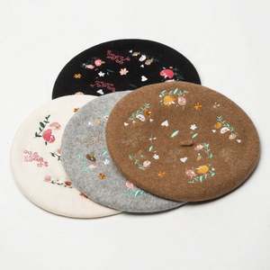 Béret décontracté brodé pour femme automne-hiver, nouveau béret en laine motif oiseaux et fleurs avec broderie personnalisée pour le sport, les fêtes et la pêche - Product Image 1