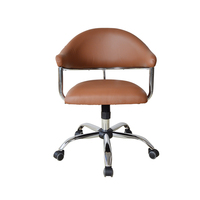 Tabouret réglable en cuir souple marron pour salon de coiffure avec roue