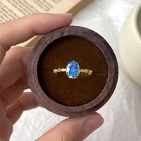 Bague Vintage en Argent 925 Plaqué Or 18K avec Zircon Bleu Taille Ovale et Bande en Vigne CZ – Bagues Fines