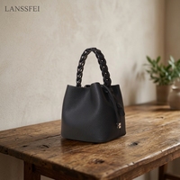Sac à bandoulière en cuir véritable imperméable style rétro, sac à main polyvalent et tendance pour l'été – Vente en gros