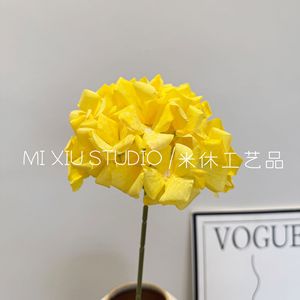 ดอกไม้ประดิษฐ์จากผ้าไหม กิ่งเดี่ยว สีเหลืองเลมอน สำหรับตกแต่งงานแต่งงาน ตกแต่งภายนอกบ้าน และตกแต่งบ้าน - Product Image 4