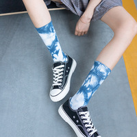 Fabricant Nouveau Design Mode Nouveauté Couleur Logo Personnalisé Chaussettes de Sport en Coton Teinté