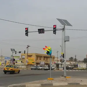 Solutions d'alimentation solaire pour l'extérieur pour les pays africains Feux de circulation solaires Systèmes de feux de circulation à commande sans fil