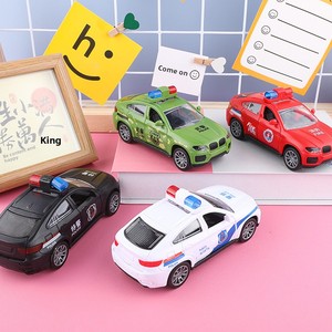 Voiture de <span class=keywords><strong>police</strong></span> sportive en plastique pour enfants, modèle à inertie à l'échelle 1:5, portes ouvrables, cadeau pour la maternelle, vente en gros - Product Image 4