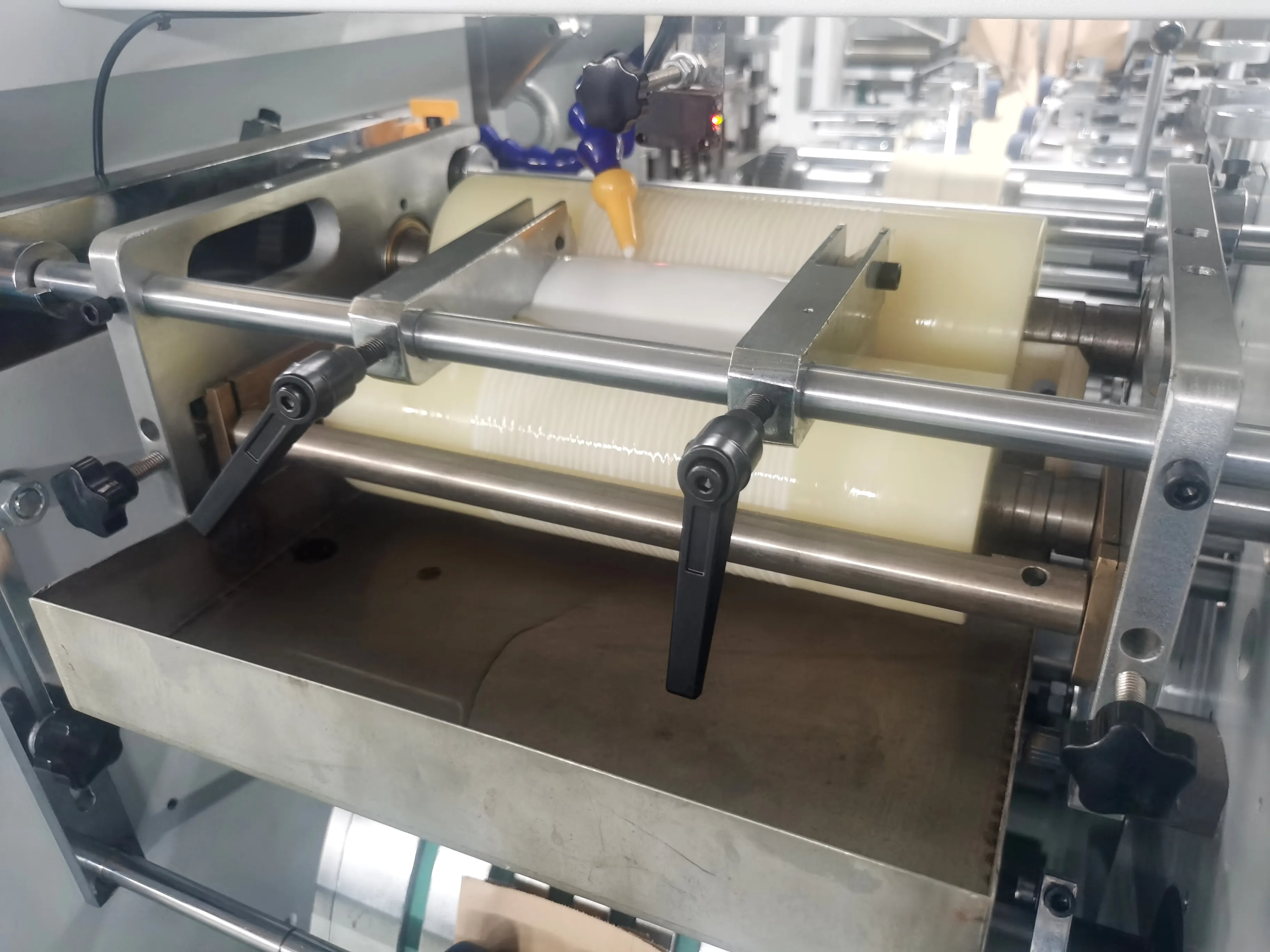 Preço de fábrica Máquina de fazer saco de papel com fundo totalmente automático LSD-400 V para fabricação de saco de papel Kraft