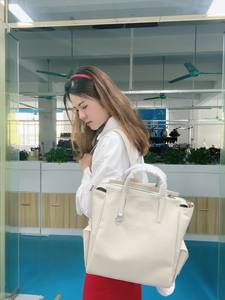 Bolso de Cuero de Lujo para Mujer, Gran Capacidad, Impermeable, Bolso Bandolera, Mochila Versátil para Viajes y Desplazamientos - Product Image 2