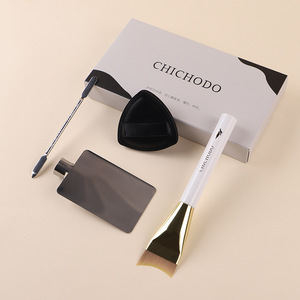 Brocha de Maquillaje en Forma de Media Luna de 31 mm, Fibras Sintéticas, Mango Acrílico, Herramienta para Corrector - Product Image 3