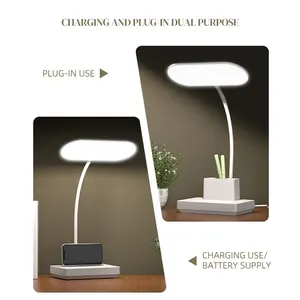 Moderno portapenne a batteria lampada bianca da tavolo regolabile a collo di cigno a LED piccola lampada da scrivania per camere da letto Home Office