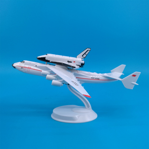 Modelo de Avión Antonov 225 de 21 cm con el Transbordador Espacial <span class=keywords><strong>Buran</strong></span>, Escala 1/400, Decoración de Escritorio de Resina Fundida a Presión con Soporte de Exhibición - Product Image 1