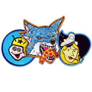 Lot de patchs brodés thermocollants avec motifs renard bleu, pizza, robot et fille pirate, forme irrégulière, appliques en tissu pour cadeau - Product Image 1