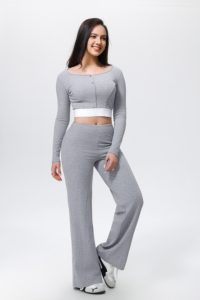 Set Yoga 2 Pezzi: Top Corto a Collo Quadrato con Maniche Lunghe e Leggings a Vita Alta, Tinta Unita, Traspirante in Spandex e Cotone - Product Image 6