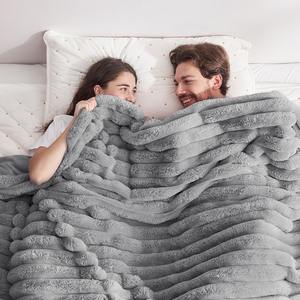 Tùy Chỉnh Bán Buôn Ấm Trọng Lượng Nhẹ Thỏ Lông Chăn Ấm Cúng Số Lượng Lớn Sang Trọng Ném <span class=keywords><strong>Faux</strong></span> Lông Lông Cừu Chồn Chăn Trong Trung Quốc - Product Image 5