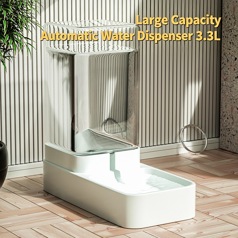water dispenser with a capacity of 3.3 liters