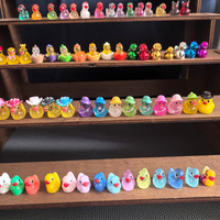 Figurines d'animaux miniatures 3d personnalisées figurine aquarium aquariums accessoires mignon mini canard heureux vente en gros jouets de bain pour enfants