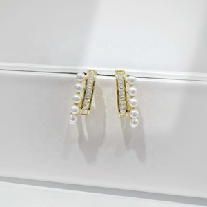 Boucles d'oreilles clous personnalisées en laiton plaqué or 18 carats et 14 carats, avec nœud et perle, style Noël, luxe, mignonnes, rétro, mariage, été, mode féminine - Product Image 1