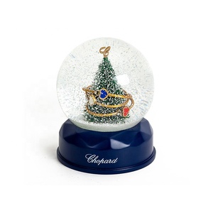 Amuletos de resina navideños grandes personalizados Globo de nieve de cristal Logotipo Globo de nieve personalizado Durable de alta calidad para decoración navideña - Product Image 3