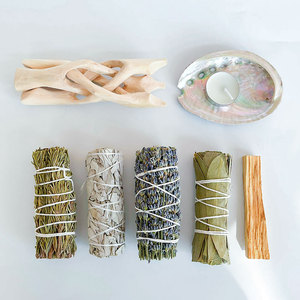 Kit <span class=keywords><strong>de</strong></span> Sahumerio <span class=keywords><strong>de</strong></span> Salvia Blanca Hecho a Mano con Palo Santo, Romero, Lavanda y Hojas <span class=keywords><strong>de</strong></span> <span class=keywords><strong>Eucalipto</strong></span> - Caja <span class=keywords><strong>de</strong></span> Regalo Aromática para Sahumerio - Product Image 2