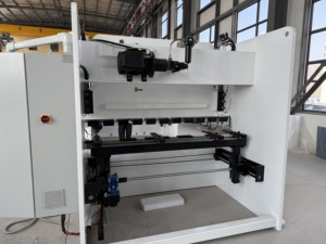 เครื่องพับแผ่นโลหะไฮดรอลิก CNC ยี่ห้อ AccTek คุณภาพเชื่อถือได้ รับประกัน 3 ปี เกรดอุตสาหกรรม - Product Image 6