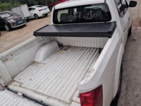 BESTWYLL Couverture de camionnette rétractable en aluminium lit à trois volets couverture de tonneau rigide à trois volets pour Nissan Navara Z01