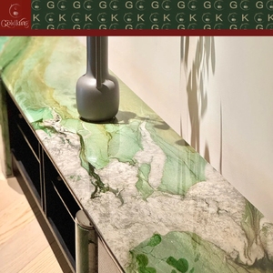 GOLDKING Mueble de TV Moderno y Minimalista para Sala de Estar, con Paneles Laterales de Tela, Marco Metálico y Detalles en Mármol Verde, Personalizable - Product Image 4