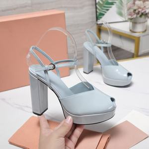 รองเท้าส้นสูงดีไซน์เซ็กซี่สำหรับฤดูหนาว สวมใส่สบาย กันลื่น คุณภาพสูง สไตล์วัยรุ่น - Product Image 2